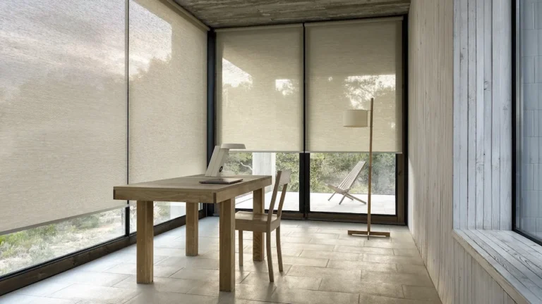 Roller blind screen