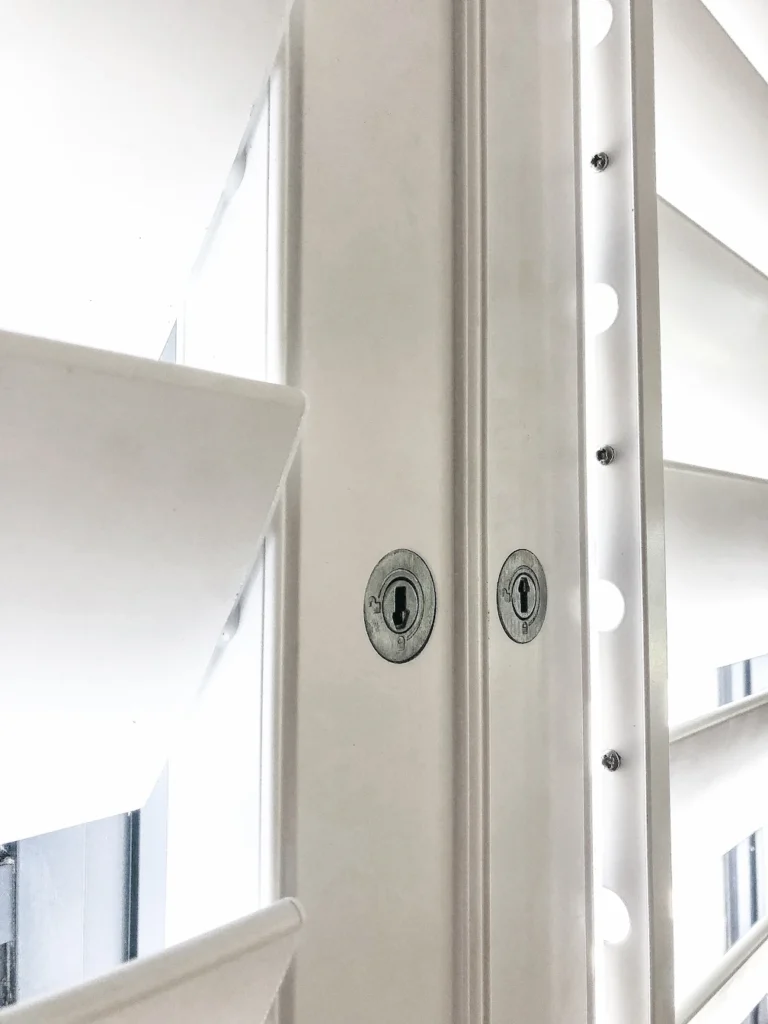 Lockable aluminium security shutter